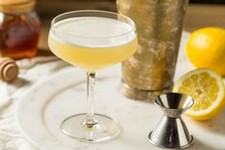 Chamomile Bee's Knees cocktail